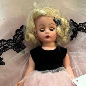 Dream dance pink never out of the box
Make OFFER!!!